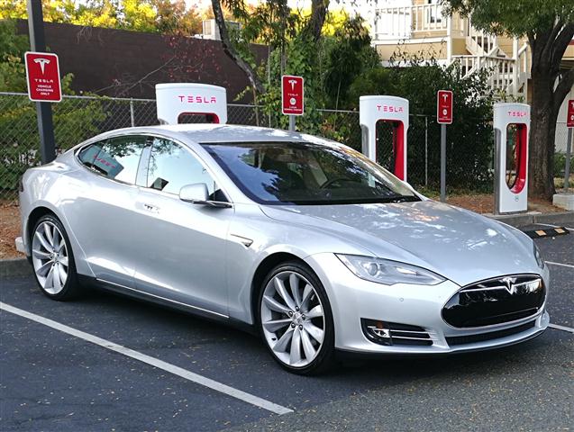 Tesla towing service in San Diego