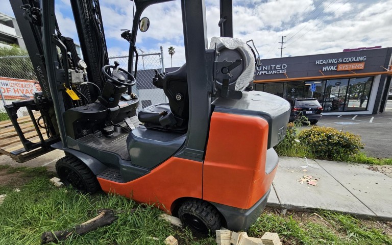 forklift towing san diego / A&D Towing (619) 419-6177